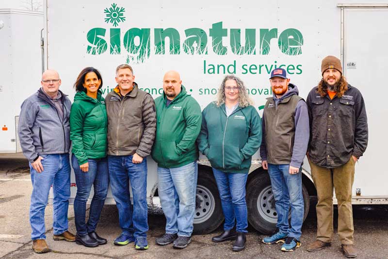 Signature Land- Team